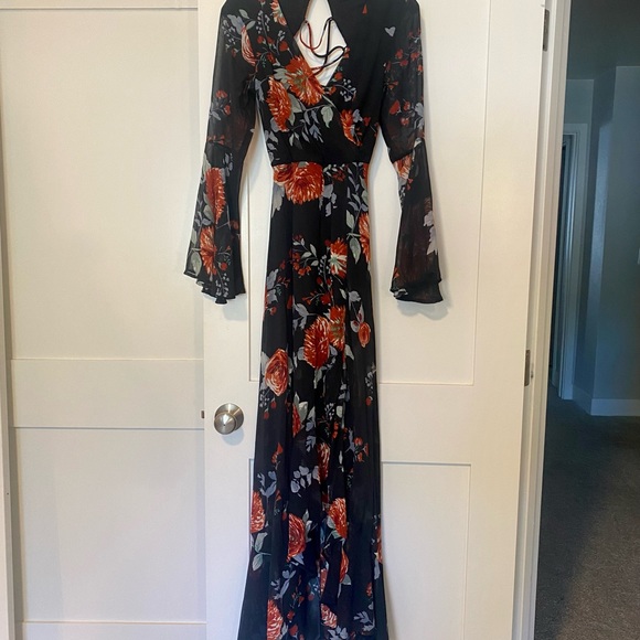 Lulu’s size small Multi-floral print Balloon Sleeve Maxi Dress black and Red - Picture 5 of 10